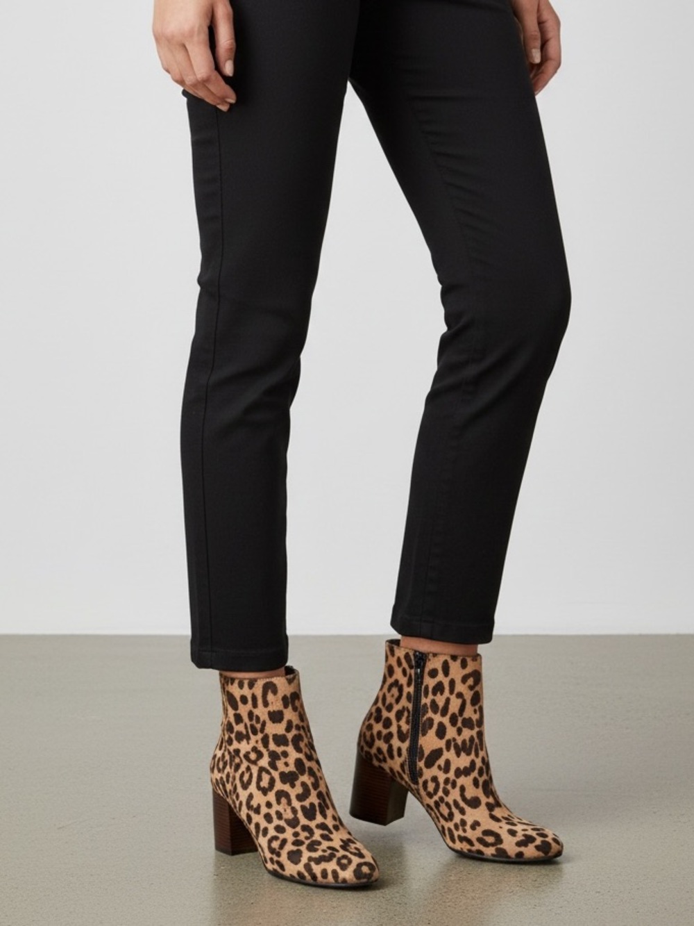 TIME AND TRU | Leopard Print Ankle Heeled Boots size 8
